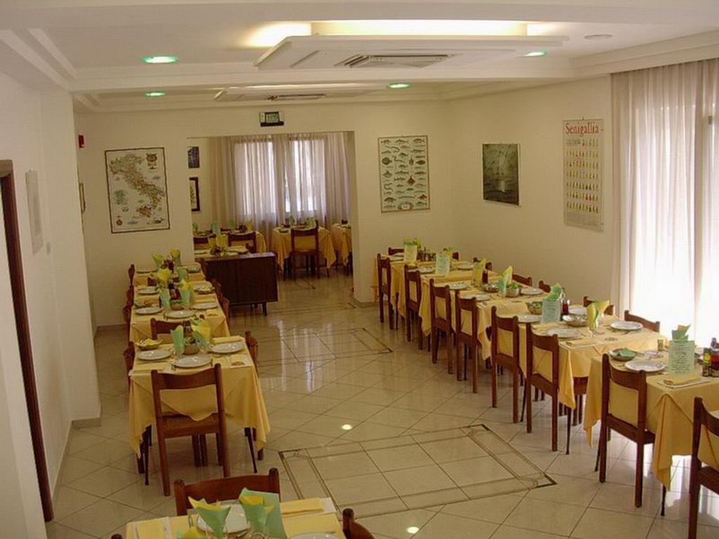 Hotel Vienna Senigallia Exteriér fotografie